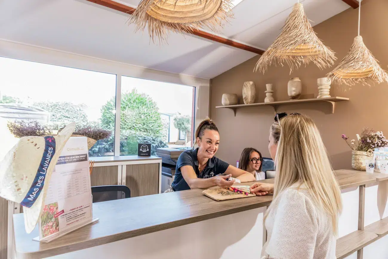 accueil mas des lavandes