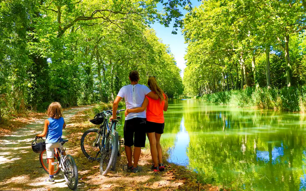 canal du midi a velo en herault