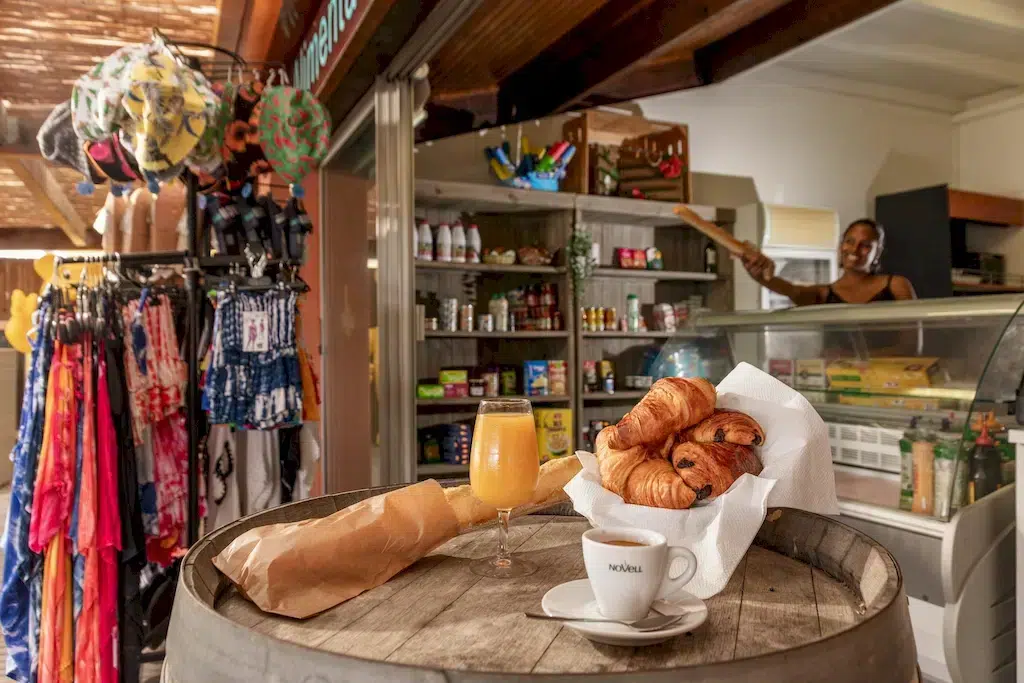 camping avec epicerie en herault