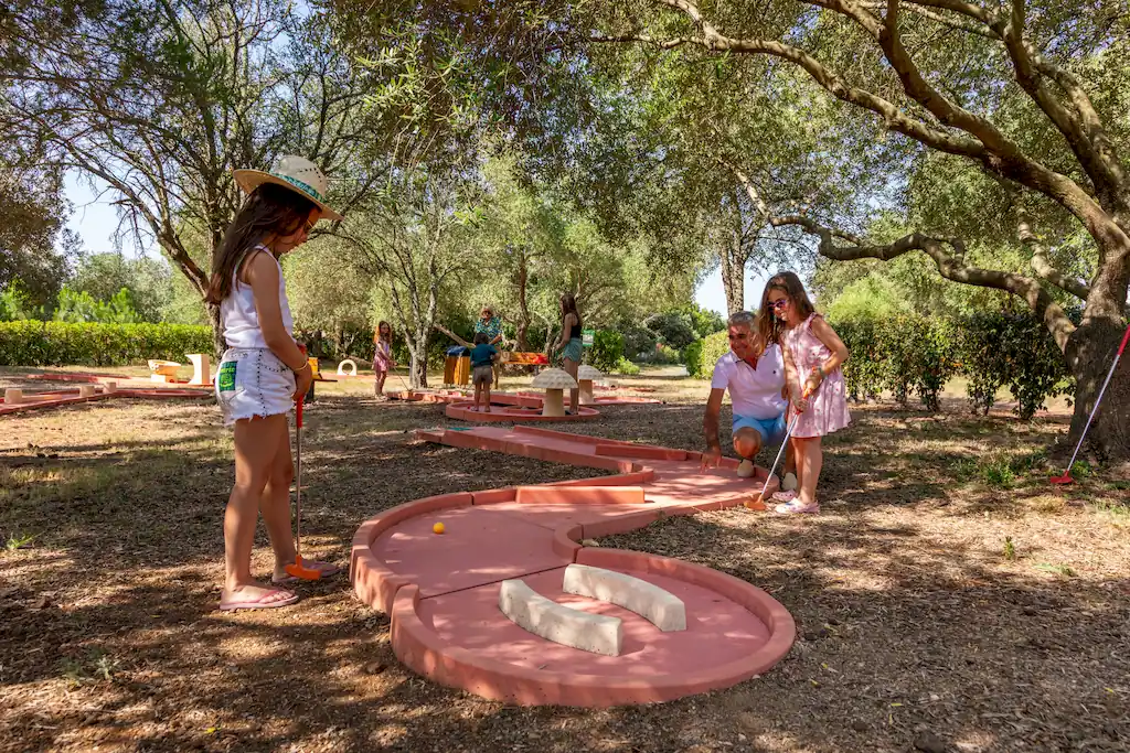 mini golf camping mas des lavandes herault
