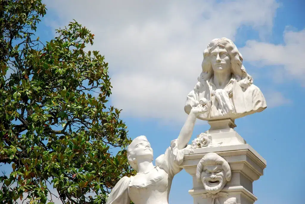 statue de molière a pezenas