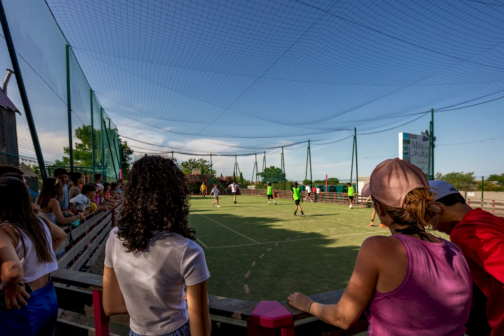 terrain de sport ado camping mas des lavandes herault