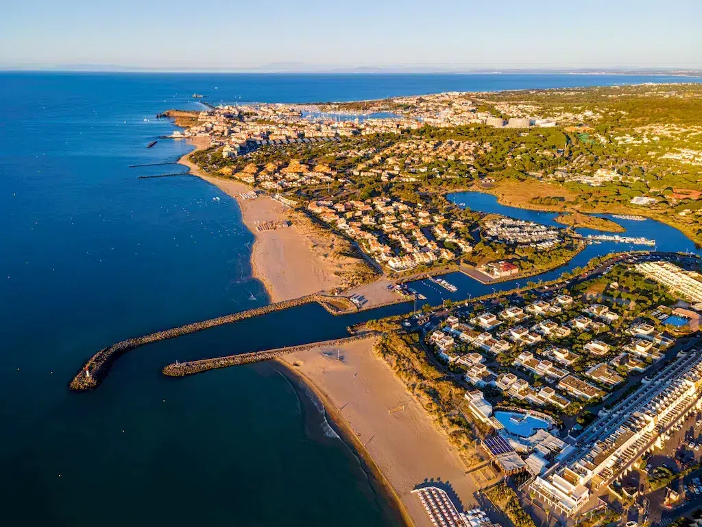 vue aerienne cap agde occitanie